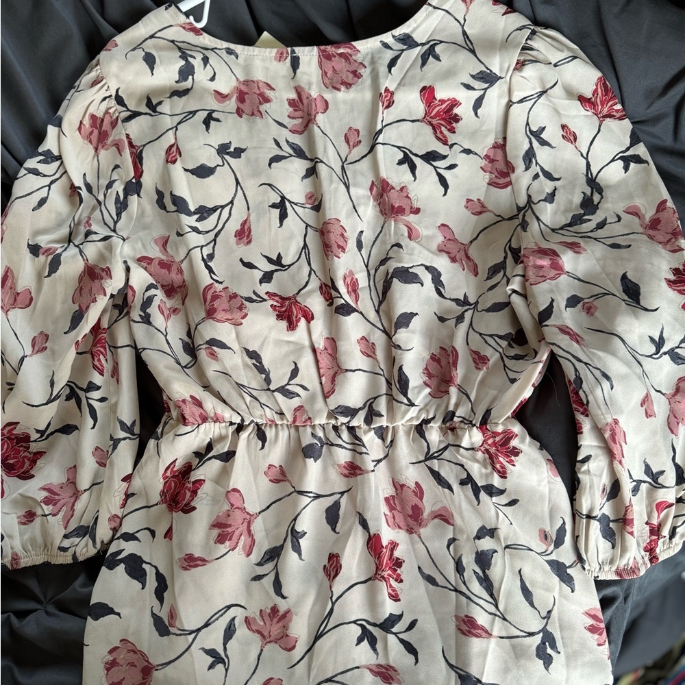 Allie Rose floral blouse - Picture 6 of 6
